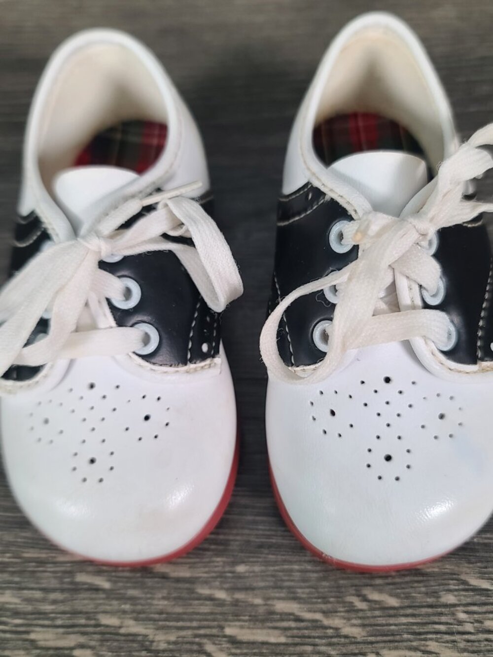 Black and White Toddler Size 3.5D Saddle Shoes - Picture 7 of 10